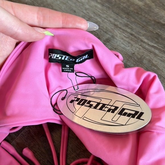 Dolls Kill - Poster Grl - Pink Crop Top - Picture 2 of 4